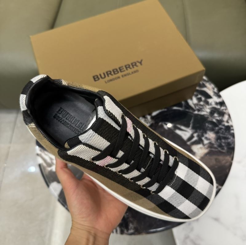 Burberry Low Shoes